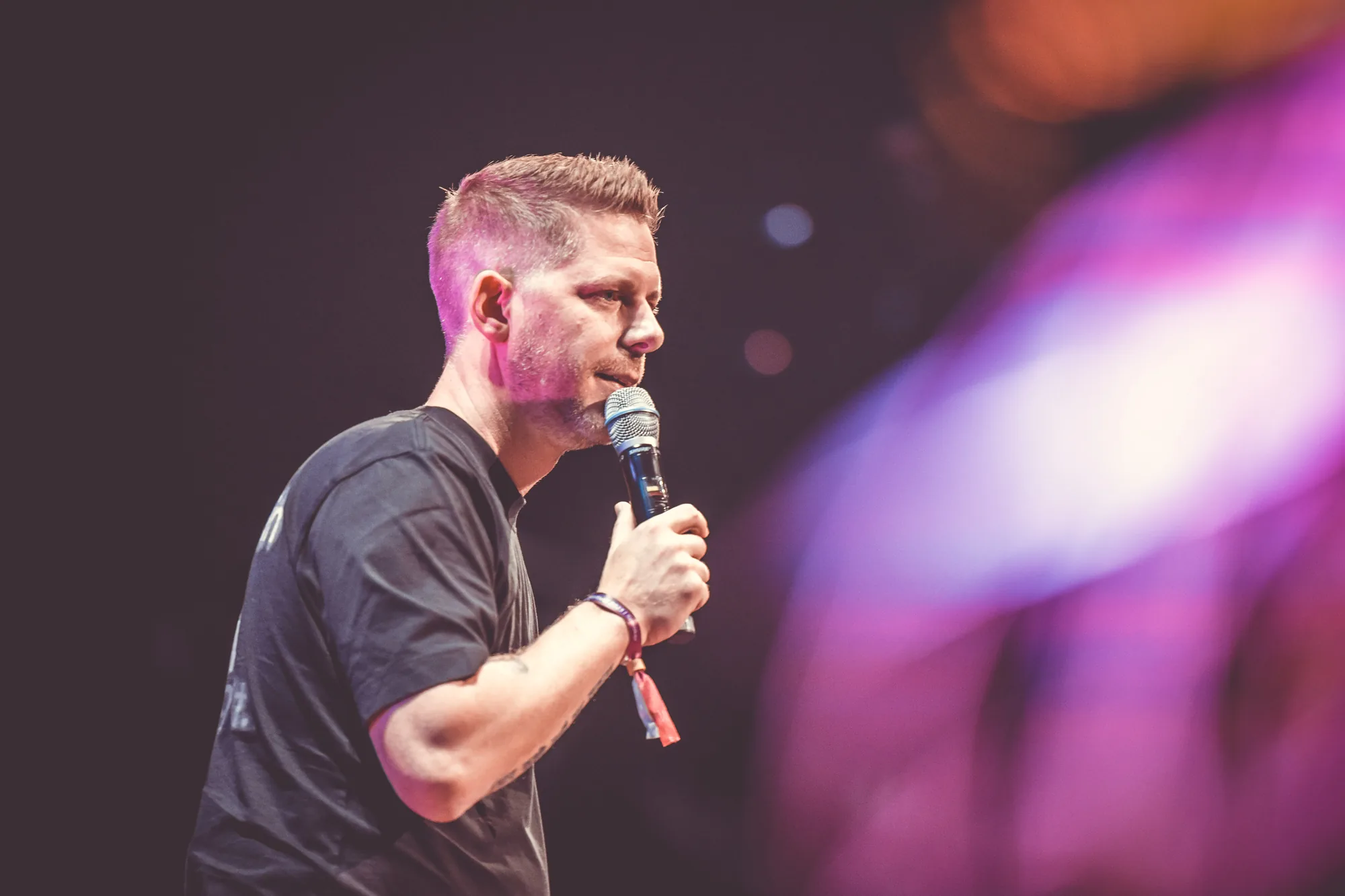 Pascal Voggenhuber bei einem Live-Event.